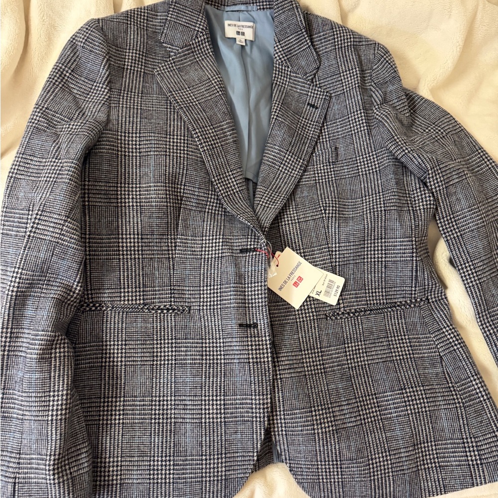 Uniqlo Black and White Plaid Blazer